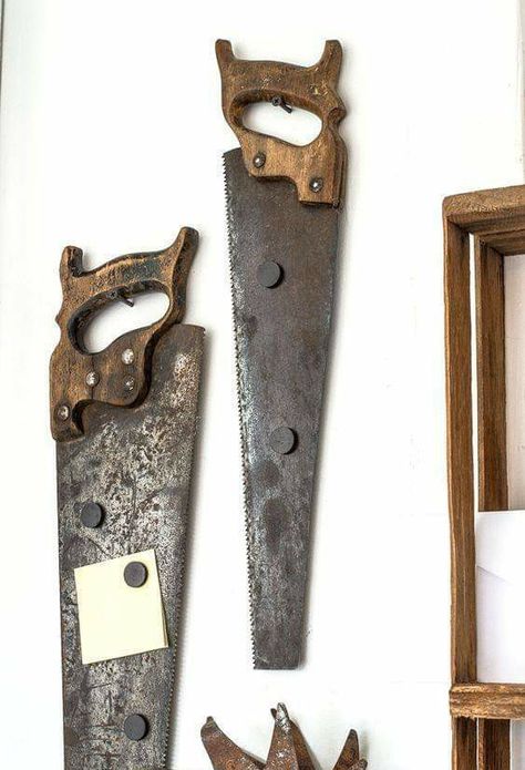 Rusty Tools, Funky Junk Interiors, Dekor Diy, Note Holders, Deco Originale, Antique Tools, Work Station, Old Tools, Funky Junk