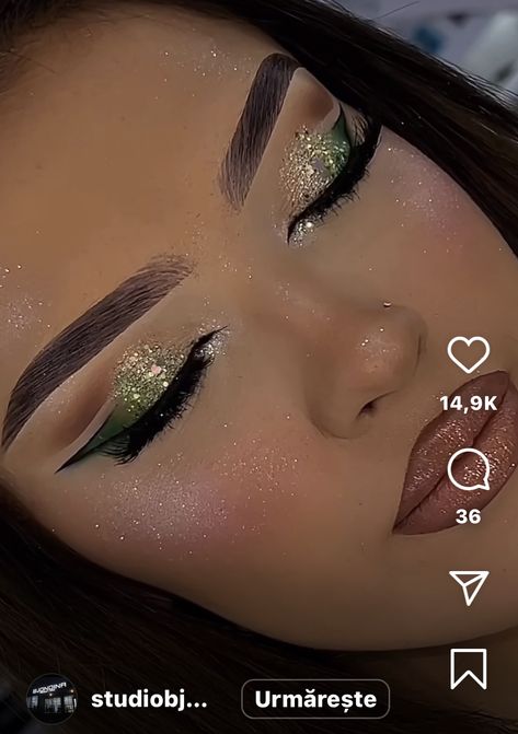 Dark Green Quinceanera Makeup, Prom Makeup For Emerald Green Dress, Makeup Ideas For A Green Dress, Sage Green Eye Makeup Quince, Dark Green Quince Makeup, Sage Quince Makeup, Emerald Green And Gold Makeup Looks, Quinceanera Makeup Sage Green, Sage Green Prom Makeup