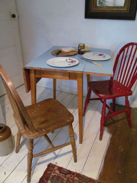 Retro vintage drop leaf table, lovely 1960s formica and beech chic Formica Drop Leaf Table, Formica Kitchen Table, Kitchen Table Vintage, Retro Table And Chairs, Vintage Drop Leaf Table, 60s Kitchen, Formica Table, 60s Home, Retro Table