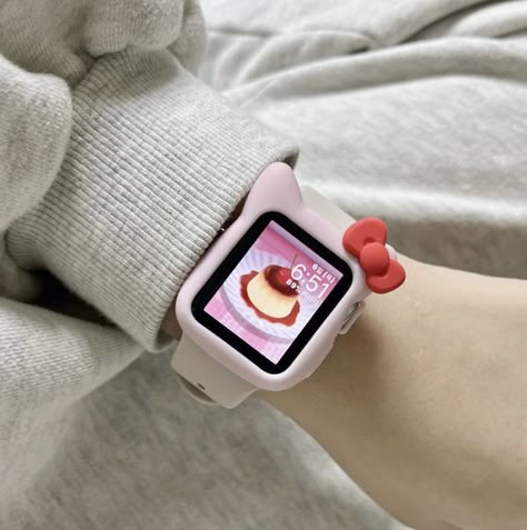 Coquette Apple Watch Wallpaper, Apple Watch Wallpaper Hello Kitty, Hello Kitty Apple Watch, Apple Watch Aesthetic, Hello Kitty Watch, The Cardigans, Hello Kitty Aesthetic, Apple Watch Case, Hello Kitty Items