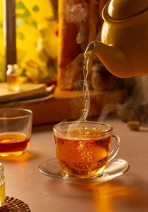 Drinking Tea Photography, Hot Tea Recipes, Ahmad Tea, Tea Wallpaper, Good Morning Tea, Best Green Tea, Autumn Tea, Tea Drinkers, Morning Tea