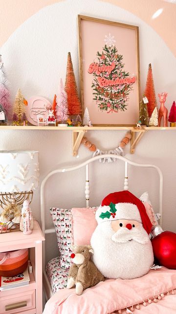 Girls Pink Christmas Bedroom, Girls Christmas Room Decor, Kids Christmas Room Ideas, Pastel Christmas Bedroom, Girls Bedroom Christmas Decor, Playful Christmas Decor, Warm Christmas Bedroom, Pink Christmas Bedroom Ideas, Christmas Bedroom Decor Pink