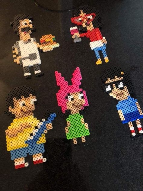 Bob's Burgers Pixel Art, Perler Bead Bobs Burgers, Perler Bobs Burgers, Perler Bead Patterns Bobs Burgers, Perler Creations 3d, Peppa Pig Perler Beads, Liquid Stranger Perler, Bobs Burgers Crochet Pattern Free, Futurama Perler Beads