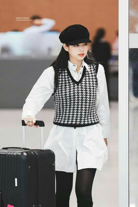 Airport Fashion Kpop, Korean Airport Fashion, Blackpink Outfits, Kpop Fashion Outfits, 가을 패션, Inspired Outfits, Incheon, Airport Style, Airport Outfit