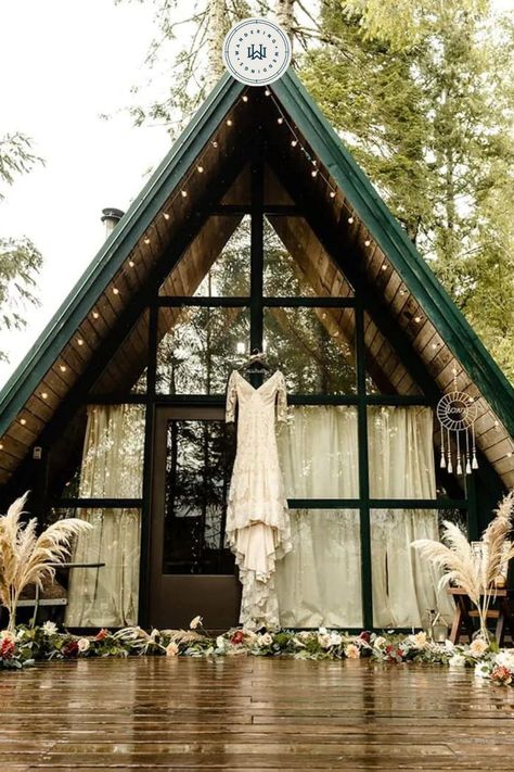 This couple eloped in Packwood, WA near Mount Rainier. Their ceremony took place at an A-frame cabin with their closest friends and family. Photo by TMinspired Photography. Airbnb Wedding Venues, Airbnb Wedding, Cabin Wedding, Winter Elopement, Mount Rainier National Park, National Park Wedding, Inexpensive Wedding Venues, A Frame Cabin, Rainier National Park