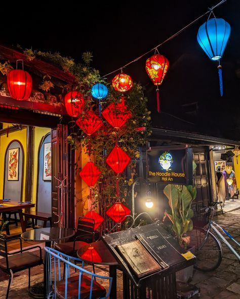 ✨ Looking to make your restaurant or café stand out? Take inspiration from Hoi An’s magical lantern displays! 🌟 Transform your space with a warm, inviting glow that’s sure to catch everyone’s eye. Whether it’s for a cozy dinner setting or just adding a pop of colour, this is a great way to create an unforgettable ambiance. 🎉 Check out how The Noodle House in Hoi An does it: 📍 https://maps.app.goo.gl/7jpZXdLXLXWy9LfT9 #lanternmagic #restaurantinspo #cafedesign #brightideas #hoianlanterns #... Hoi An Restaurants, Magical Lantern, Hoi An Shopping, Lantern Restaurant, Hoi An Night Market, Vietnam Night Market, Noodle House, The Noodle, Dinner Setting