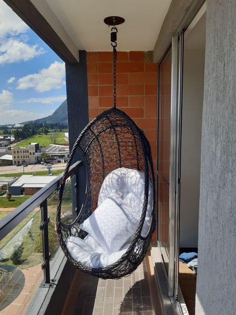 Ideas Para El Patio, Diy Hanging Chair, Ideas De Casa, Future Room, Diy Hanging, Ideas Casa, Small Balcony, Hanging Chair, Bedroom Interior