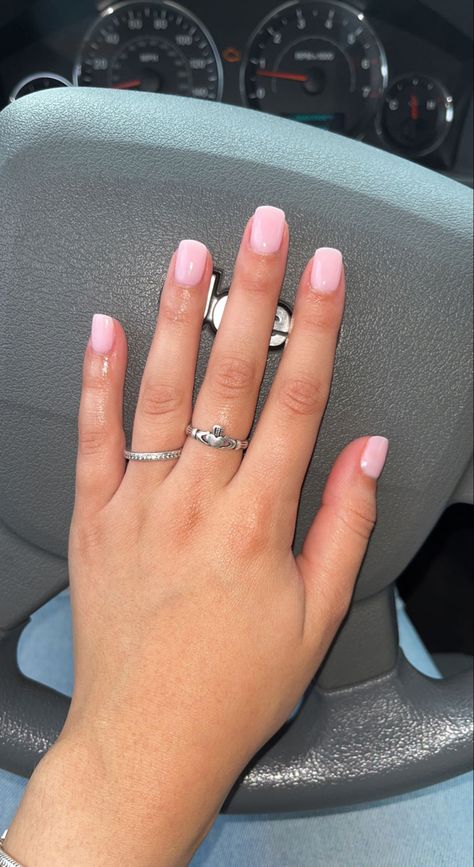 Natural Nails With Dip Powder, Pink Powder Gel Nails, Esthetician Nails Ideas, Dip Nails With Color Tips, Pink Nails Powder Dip, Dip Powder Acrylic Nails, White Pink Short Nails, Soft Pink Dip Nails, Easter Nail Inspo Short