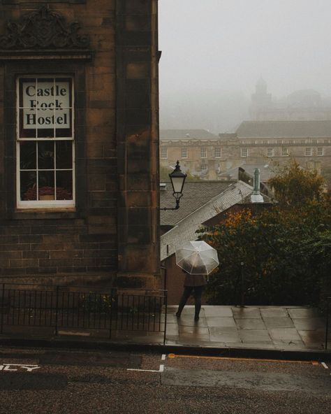 Dark Academia|Interior|Coffee on Instagram: “Rainy days wandering around the city.. 🌧🍂 One of my favourite photos from Edinburgh! It perfectly captured the autumnal vibe the whole city…” Academia Interior, Dark Academia Interior, Rivers And Roads, Academia Aesthetics, Hogwarts Aesthetic, Brasov, Spooky Scary, Dark Academia Aesthetic, Collage Wall