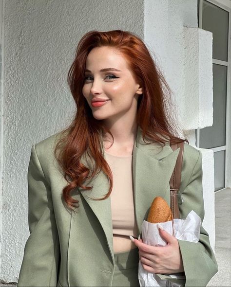 Red Hair Inspo, Ginger Hair Color, Hair Color Auburn, Auburn Hair, Copper Hair, Orange Hair, Hair Inspo Color, Ginger Hair, Green Hair