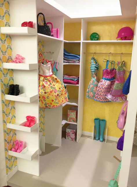 Walk In Closet – Coolyfrooly Crafts Diy Doll Closet, Doll Furniture Plans, Barbie Storage, Baby Play House, Barbie Organization, Barbie House Furniture, Barbie Dollhouse, Diy Barbie House, Barbie Room