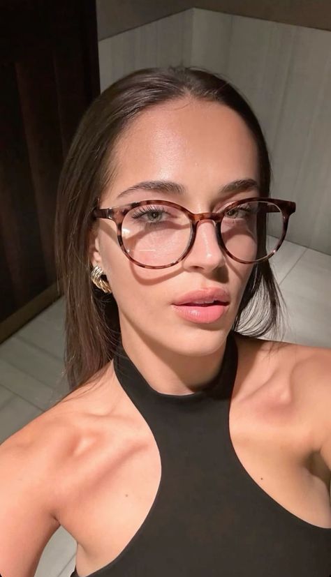 Eye Buy Direct Glasses Women, Brown Glasses Aesthetic, Glasses Inspo Women, Glasses Oval Face, Eyeglasses Aesthetic, Cute Glasses For Women, Glasses For Oval Faces, Pretty Glasses, Cute Glasses Frames