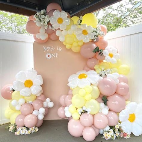 Daisy Balloon Arch, Daisy Balloon Garland, Two Groovy Party, Flower Baby Shower Theme, Daisy Theme, Groovy Party, Two Groovy, Orange Balloons, Picnic Decorations