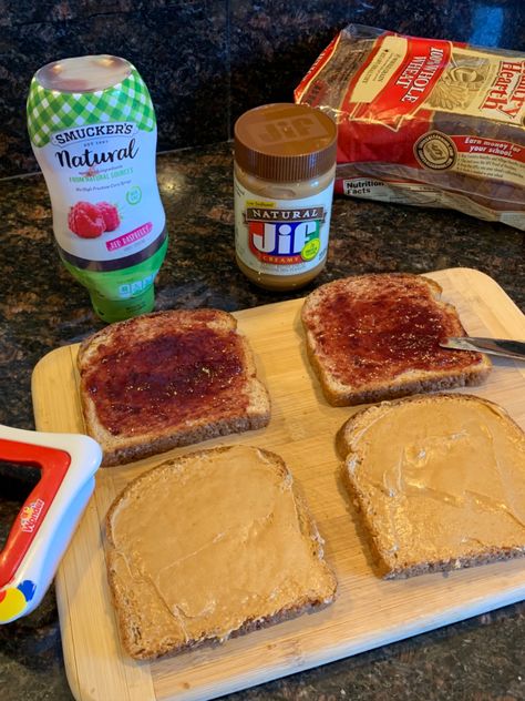 Make and freeze homemade PB&J. Frozen Sandwiches, Homemade Nut Butter, Writing A Blog, Lunchbox Ideas, Nut Butter, A Box, Peanut Butter, Jelly, Sandwiches