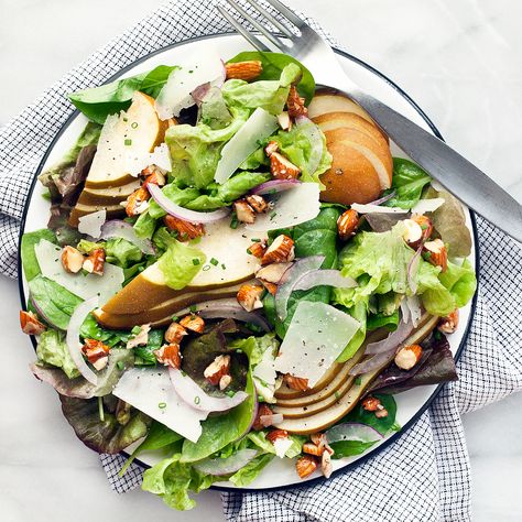 This pear manchego salad provided much-needed greens to my fall/winter routine along with rosemary-infused honey, almonds and pears.