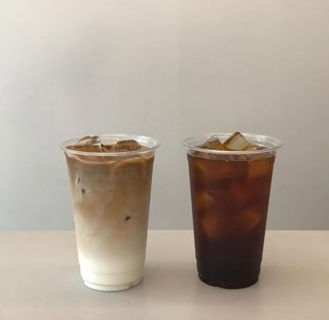 Caffeine Addict, Aesthetic Drinks, Coffee Matcha, Cafe Aesthetic, Coffee Obsession, Ice Coffee, Coffee Coffee Coffee, Coffee Aesthetic, Aesthetic Coffee