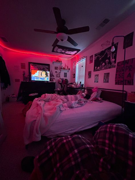 Bedroom Producer Studio, Man Room Ideas, Chill Bedroom, Guy Bedroom, Room Ideas For Boys, Mens Room Decor, Hypebeast Room, Luxury Room Bedroom, Chill Room