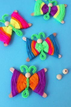 Yarn Butterfly, Yarn Crafts For Kids, Fun Summer Crafts, Crafts For Teens To Make, Stick Crafts, Spring Crafts For Kids, Summer Crafts For Kids, Popsicle Stick Crafts, Crafts Kids