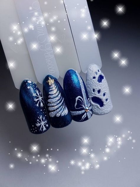 Christmas Nail Art Designs Blue, Blue Christmas Nails 2023, Blue Glitter Christmas Nails, Nail Art Natale, Christmas Nails Blue And White, Xmas Nails Blue, Blue Nails Christmas, Christmas Blue Nails, Blue Xmas Nails