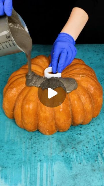 5-Minute Crafts Recycle on Instagram: "How to make a cement sink using a pumpkin 🤩  #diysink #cementart #cementdesign #cementcreations" Styrofoam Wall Art, Cement Pumpkins, Cement Sink, Gardening Design Diy, Cement Design, Cement Diy, Cement Art, Outdoor Deco, Craft Room Design