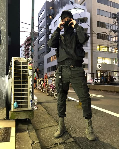 🇯🇵 Military Style Outfits, Aesthetic Clothes Men, Rave Outfits Men, Military Inspired Fashion, Casual Holiday Outfits, Punk Style Outfits, Rave Fits, Smart Casual Menswear, Tech Wear