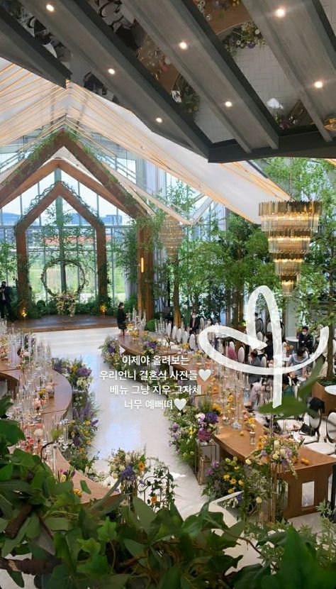 Korean Wedding Theme, Korean Wedding Reception, Korean Wedding Venues, South Korean Wedding, Draping Wedding, Dream Wedding Reception, French Aesthetic, Backdrop Wedding, Korean Wedding