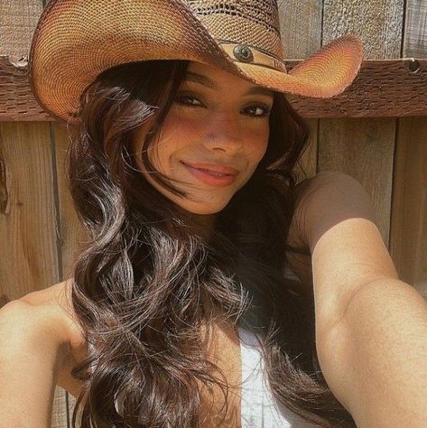 Cool Hats, Face Claims, Character Inspiration, Floppy Hat, Pretty People, Cowboy Hats, Umbrella, Hats, Makeup