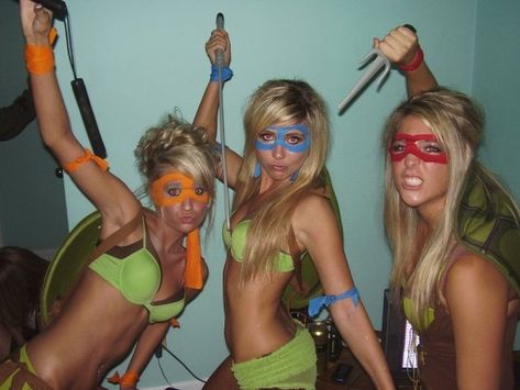 Teen Age Mutant Ninja Turtles Cosplay Teenage Mutant Ninja Turtles Halloween, Girl Ninja Turtle, Teenage Mutant Ninja Turtles Costume, Ninja Turtles Costume, Best Costume Ever, Ninja Turtle Costume, Turtle Costumes, Ninja Girl, Teenage Mutant Ninja Turtle