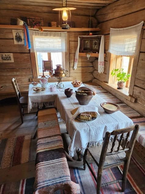 Self Sufficient Homestead, Russian Interiors, Historical Interior, Cottage Interior, Exhibition Booth Design, Museum Architecture, Vintage Interiors, Rustic Table, Wooden House