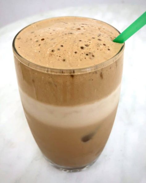 How to make the Best Greek Frappe coffee (Iced coffee) - My Greek Dish Frappe Greek, Lamb Souvlaki Recipe, My Greek Dish, Easy Iced Coffee, Lamb Meatballs Greek, Frappe Coffee, Thm Drinks, Iced Coffee Recipes, Sea Bass Recipes