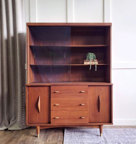 Antique Brown Water Based Stain Hutch | General Finishes Design Center Walnut China Cabinet, China Cabinet Hutch, Kitchen Hutch Cabinet, Display Cabinet Modern, Hutch Buffet, Breakfront China Cabinet, Rustic Buffet, Vintage Hutch, Painted China Cabinets