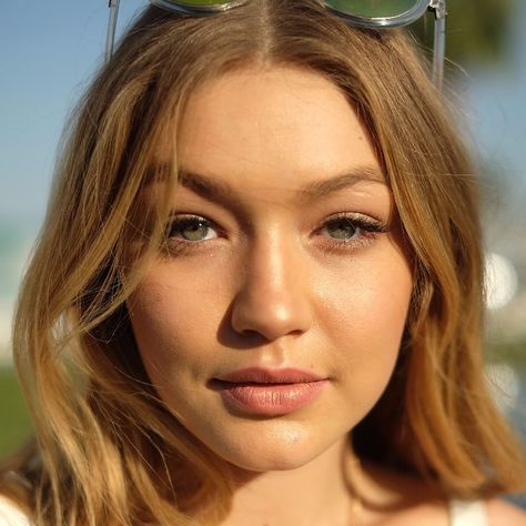 Gigi Hadid Makeup, Gigi Hadid Pictures, No Makeup Look, Kendall Jenner Makeup, Gigi Hadid Looks, Rock And Roll Fashion, Bella Gigi Hadid, Gigi Hadid Outfits, Gigi Hadid Style