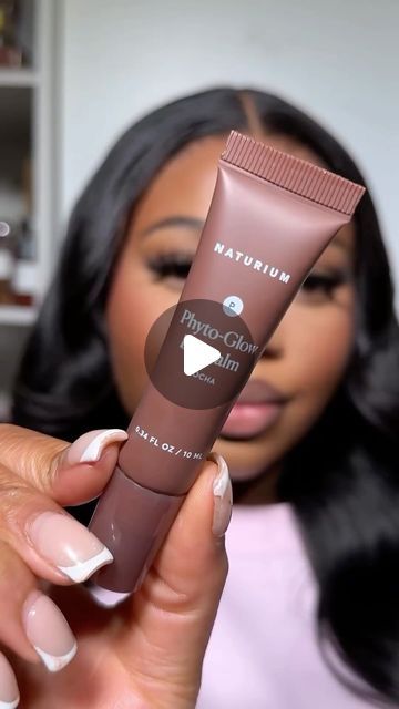 Evelyn Ropafadzo G on Instagram: "The prettiest brown lip balm 😮‍💨🤎🫦 (save for later )

@naturiumskin Phyto Glow Lip Balm in Mocha available on @spacenk 🤎

#Gloss #missevelyn #lipgloss #makeuptutorial #liptutorial  #missevelyn #melanin #melaninpoppin  #undiscovered_muas #makeuplooks #makeupideas #glam #highlight #highlightandcontour #lipstick #lipvideo #lipswatchvideo #lipstickvideo #makeuphacks #lipstickoftheday #lip #lips #makeupideas #lipglosspoppin #lipstickjunkie" Phyto Glow Lip Balm, Brown Lip Balm, Lip Tutorial, Lip Swatches, Melanin Poppin, Lip Glow, Contouring And Highlighting, Save For Later, Mocha