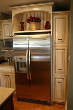 above fridge cabinet ideas - Google Search Refridge Cabinet, Storage Over Fridge, Above Fridge Cabinet, Refrigerator Cabinets, Farm Kitchen Ideas, Fridge Ideas, Refrigerator Ideas, Fridge Cabinet, Farmhouse Storage Cabinets