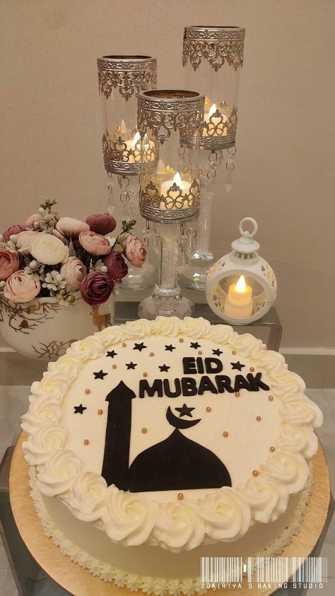 Umrah Mubarak Decorations Ideas, Eid Mubarak Cake Design, Eid Mubarak Cake Ideas, Eid Cake Design, Eid Cake Ideas, Eid Cake Decoration, Quran Cake, Hajj Mubarak Cake, Umrah Mubarak Cake