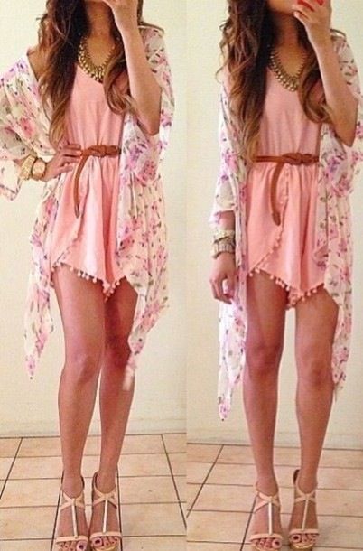 Floral light kimono and pink playsuit so girly and feminine x find more women… Cute Pink Outfits, Pink Playsuit, Mode Kimono, Summer Outfits For Teens, New Rock, Pink Outfits, Cute Summer Outfits, Girly Fashion, Girly Outfits