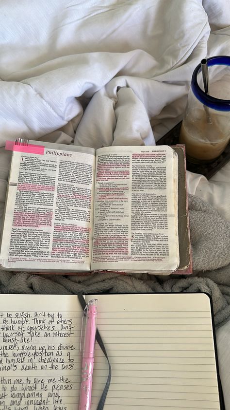 Bible Annotations, Coffee And Bible, Christian Girlie, Christian Vision Board, Bible Aesthetic, Holy Girl, Bible Journal Notes, Inspire Bible Journaling, Christian Bible Study