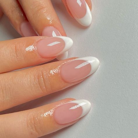 𝐍𝐀𝐈𝐋𝐒 𝐁𝐘 𝐀𝐍𝐀𝐋𝐘𝐒𝐒𝐄 🪄 𝐒𝐂𝐕/ 𝐋𝐀 on Instagram: “⛓ clean white frenchies 🐇 • • • • • • #nailsxanalysse #nails #nailinspo #naildesign #prettynails #nailsofinstagram #nailsofig…” White Frenchies Nails, White Frenchies, Frenchie Nails, Coquette Nails French Tip, Acrylic Frenchies, Frenchies Nails, Frenchies Acrylic Nails, White Frenchies With Flowers Nails, French Manicure Nails