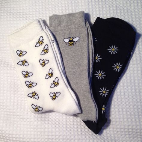 Dog Lover 🐶 — Bought bee socks and Burt’s Bees lipbalm with my... Diy Dog Bag, Bee Socks, Bee Sock, Fashion Logo Branding, Funky Socks, Bee Friendly, Lace Socks, Funny Socks, Crazy Socks