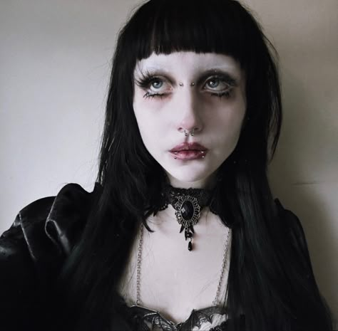 #goth #vampire #vampiregirl #gothic #gothicstyle #vampiregirl Pose Reference Vampire, Nosferatu Makeup, Goth Face Claim, Elegant Goth Makeup, Gothic Vampire Makeup, Vampire Girl Aesthetic, Vampire Goth Makeup, Tim Burton Makeup, Vampire Reference