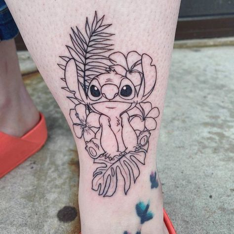 Disney Stitch Tattoo, Lilo And Stitch Tattoo, Stitch Outline, Hawaii Tattoos, Stitch Tattoo, Rose Tattoos For Women, Feather Tattoo Design, Tasteful Tattoos, Kawaii Tattoo