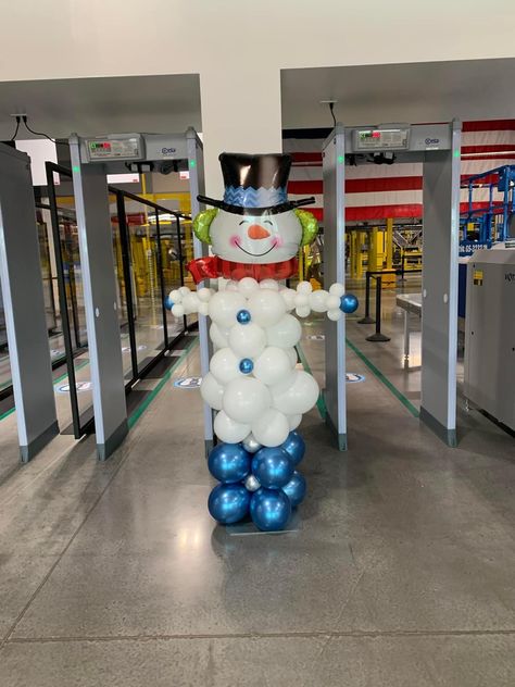 Balloon Snowman, Snowman Balloon Sculpture, Winter Festival, Balloon Sculptures, Summer Party, Balloons, Baby Shower, Shower, Festival