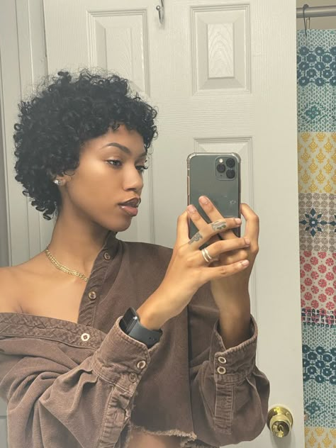 Big Chop Natural Hair, Brown Hairstyles, Short Natural Curly Hair, Natural Hair Cuts, Natural Hair Short Cuts, Hair Color Brown, Short Curly Haircuts, Black Curly Hair, Curly Hair Inspiration