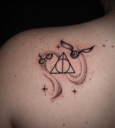 Tiny Harry Potter Tattoos For Women, Harry Potter Tiny Tattoos, Harry Potter Tattoos Unique, Harry Potter Tattoo Unique, Tiny Harry Potter Tattoos, Wanderlust Tattoos, Harry Potter Tattoo Sleeve, Hogwarts Tattoo, Small Tattoos Ideas