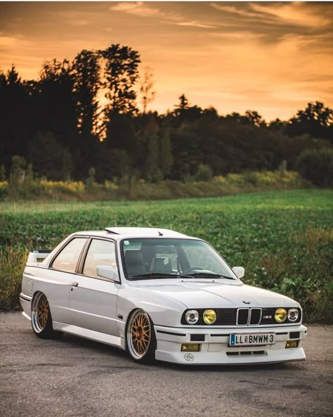 Carros Bmw, Dream Cars Bmw, E30 M3, Bmw E30 M3, Best Jdm Cars, Bmw Classic, Moto Cross, Bmw Series, Street Racing Cars