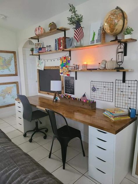 Corner Double Desk, Double Corner Desk, Double Desk Ideas, Kids Homework Room, Shared Home Office, Spare Room Office, Cricut Corner, Homeschool Room Design, Homework Room