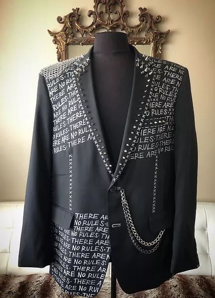 Punk Suit, Live For Today, Diy Vetement, Custom Suit, Custom Jacket, Upcycled Fashion, Painted Clothes, Mode Inspo, Rock Star