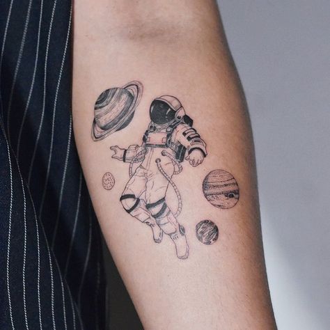 Astronaut And Planets Tattoo, No Mans Sky Tattoo, Astromony Tattoo, Astronaut In Space Tattoo, Space Man Tattoo, Space Tattoo Sleeve, Trippy Tattoo, Sky Tattoos, Astronaut Tattoo