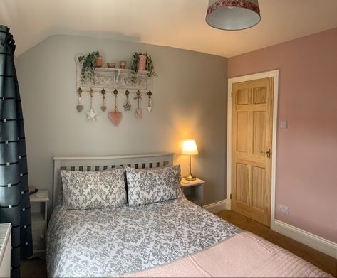 Dulux Feather Grey, Dulux Husky Pink, Craig & Rose Barony Eggshell, Glebe House Vintage shelf, Fusion Mineral Glaze Dulux Pink Parchment, Dusky Pink Bedroom, Glebe House, Vintage Shelf, House Vintage, Pink Bedroom, Colour Schemes, House Stuff, Husky