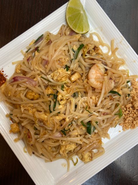 Thai Mat, Asian Cusine, Food Thailand, Pasta Board, Scary Food, Thailand Food, Bloxburg Ideas, Air Fryer Dinner Recipes, Girl Dinner